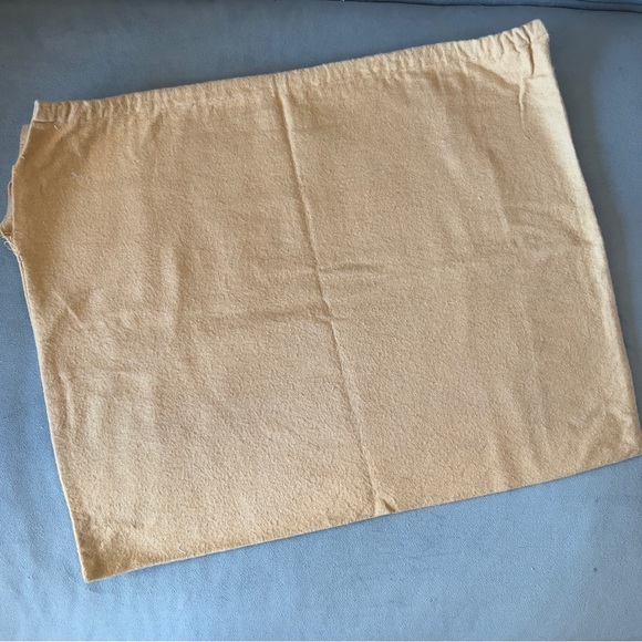 FOXEY Tan Dust Bag 17.75x14 inches - Picture 2 of 2